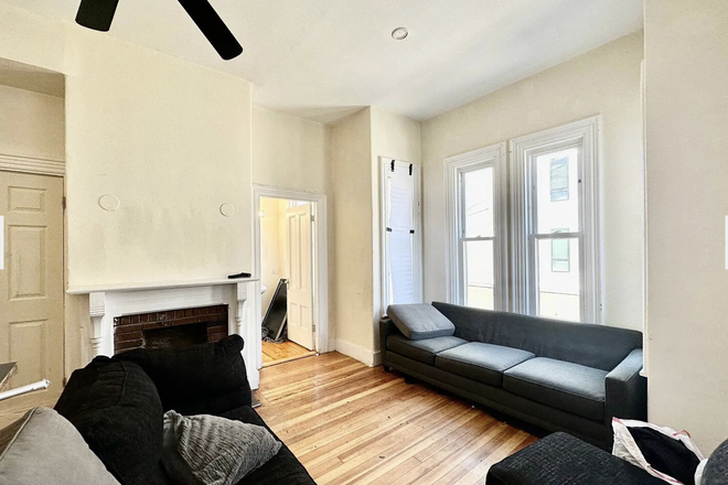 . - HUGE 8 Bed / 3.5 Bed House w/ LAUNDRY IN UNIT! PARKING! Avail. 9/1/26!!