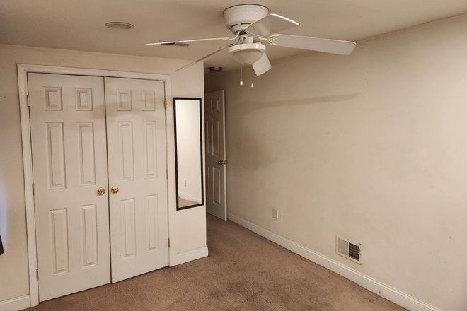 Upstairs rear bedroom - $670/mo Butcher's Hill Row Home available now
