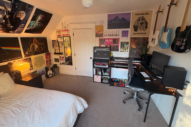 bedroom - 917 Pleasant Street, Spring Sublet needed ASAP, very close to campus, great rent! (Rent Negotiable) Apartments