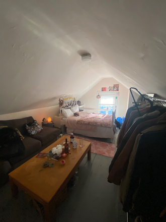 Bedroom with private entrance - 2 Bedrooms Available in 4 bed!! $750 each Apartments