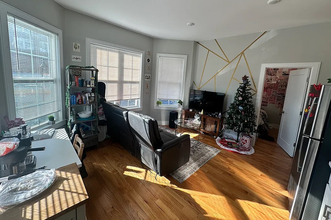 1621 Tremont St #2 - [No broker fee] Modern 2 beds on the flat of Mission hill [Central air][Laundry in unit]