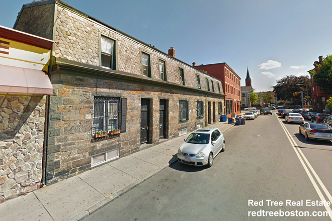 ... - 1 BED SPLIT WITH SPIRAL STAIRCASE