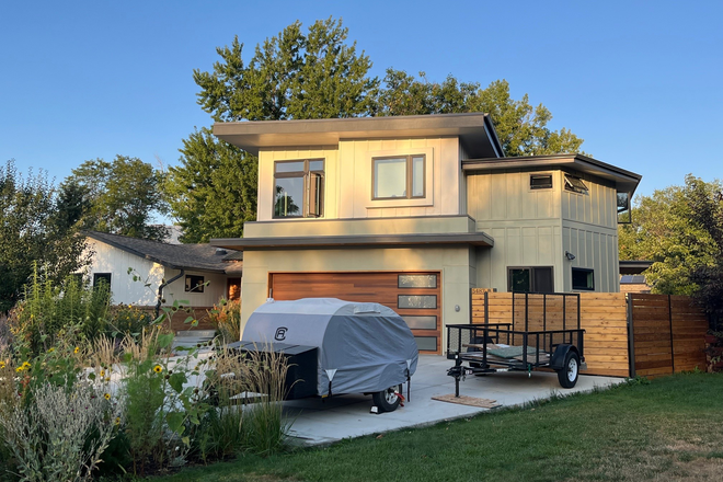 Unit from outside - 2-Bedroom Townhome/ADU with outside sitting area
