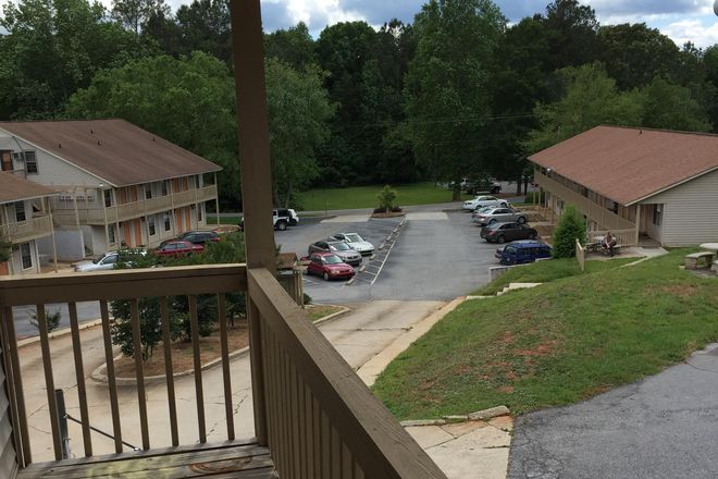 Great location and on the Cat Bus route - Appletree Apartments