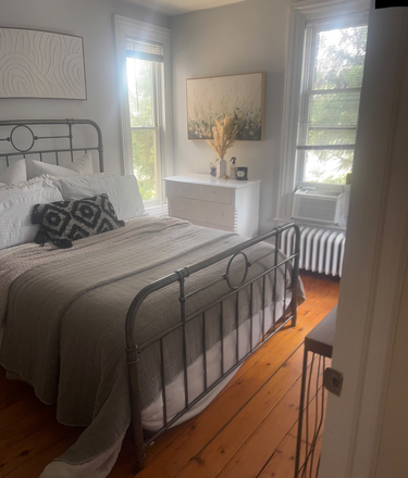 Bedroom - 1BR apt-10 E.Broad St-Hopewell
