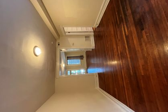 1102/2 Dining Room - Classes Are Starting — Don’t Stress About Housing! Apartments
