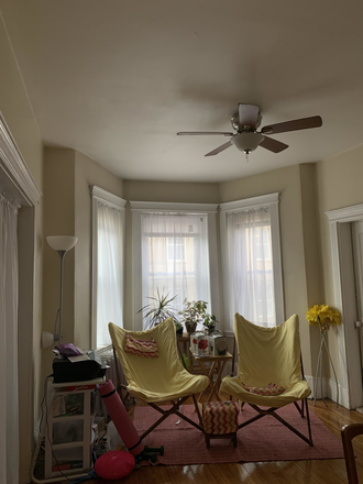 Living Space - Bright Studio in Fenway! Avail. 9/1/25! Apartments