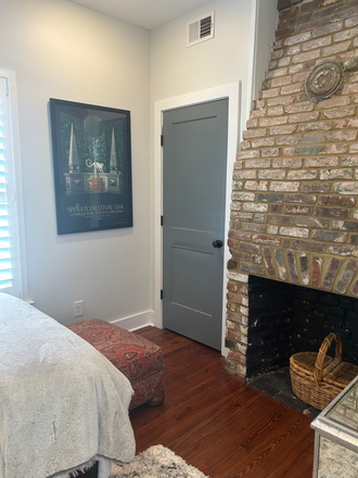 Bedroom with new bed and mattress; small closet; fireplace - Eastside Completely renovat; Elegant.Each bdrm w own bath, Spac yard. Big Bad Break. Taco Boy cls by