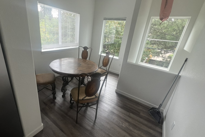 Dining room - Newly built spacious townhouse