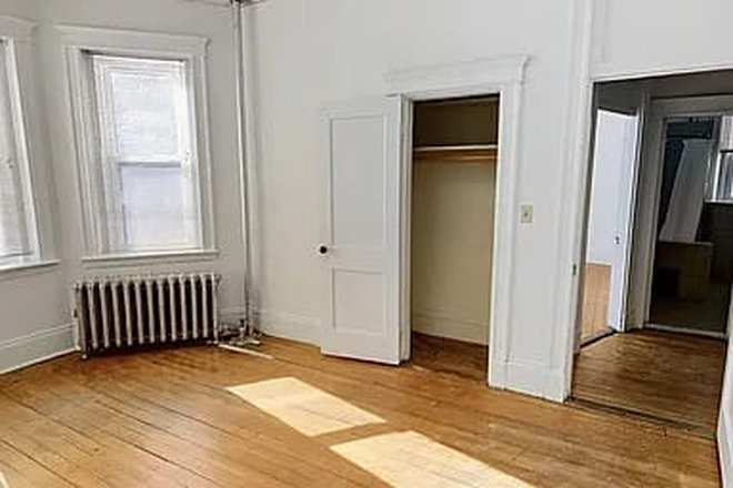 Master-bedroom - Looking for someone to sublet my room to over the summer, $1250/mo + utilities!