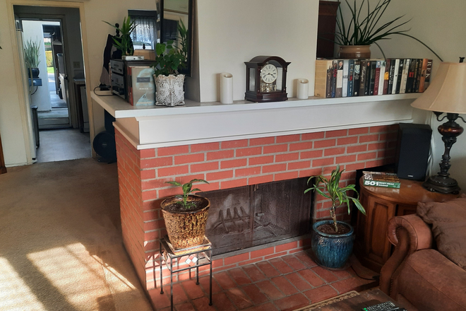 Living Room - Cambridge Court Townhome