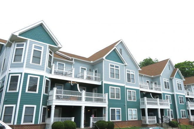 Street view - Laurel Station condo, walking distance to UT