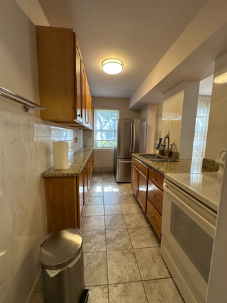 Kitchen - 2 bedroom 1 bathroom Apartment