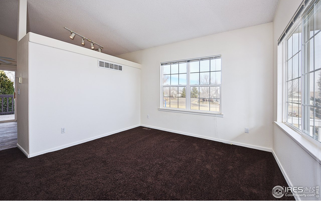 3 - AVAILABLE 6/5: 1811 Fountain Ct House