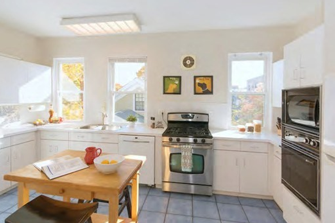 Kitchen - Huge Beautiful 8 bedroom 3.5 bathroom option Near Harvard Square