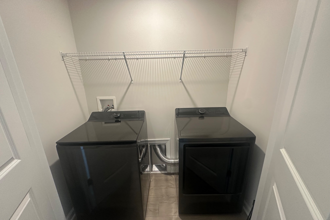 Laundry - Contemporary Townhouse