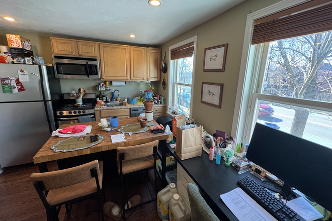 Kitchen / living room - Room in Central Square Apartments