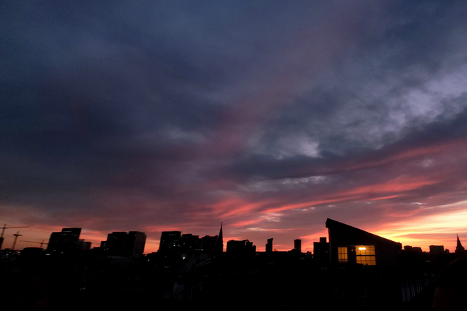 Sunset on the rooftop - 3 Move-In Ready Rooms in Upper Fells