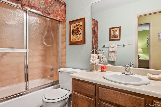 Bathroom - Spacious Townhouse 6 Miles from Anschutz Medical Campus (all amenities)