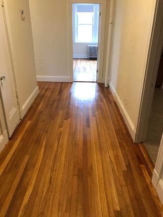 Hub Realty - Brighton, large one bedroom with updated kitchen and bathroom, on Green line T Apartments