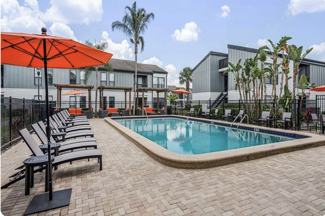 POOL - Viridian Apartment