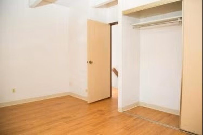 Bedroom - Newton Court Private Bedroom in a 2Bed/1Bath apartment