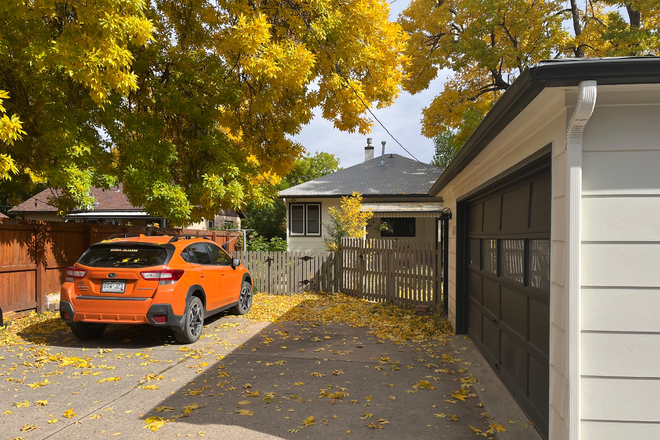 view from back alley - Charming in-law apartment, near Ideal market and Mt. Sanitas