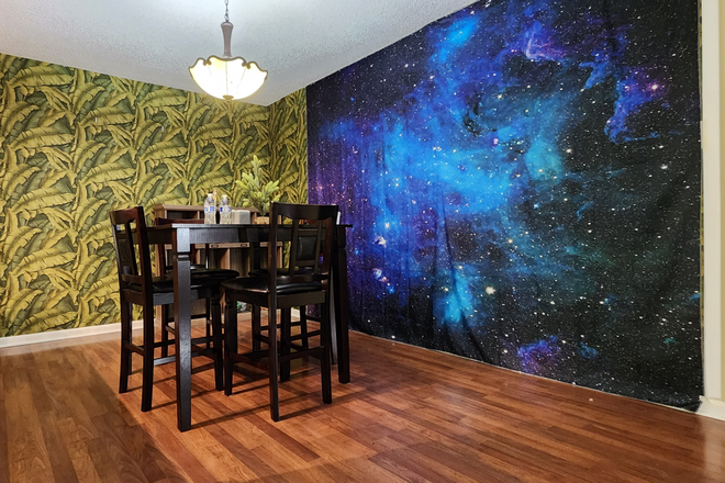 Dining room - River Oaks 1 in gated community to provide its residents with security and privacy Condo