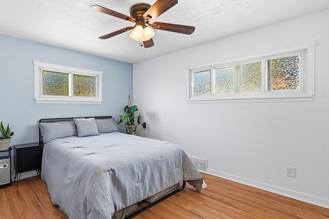 First Bedroom - Home close to Anschutz Campus
