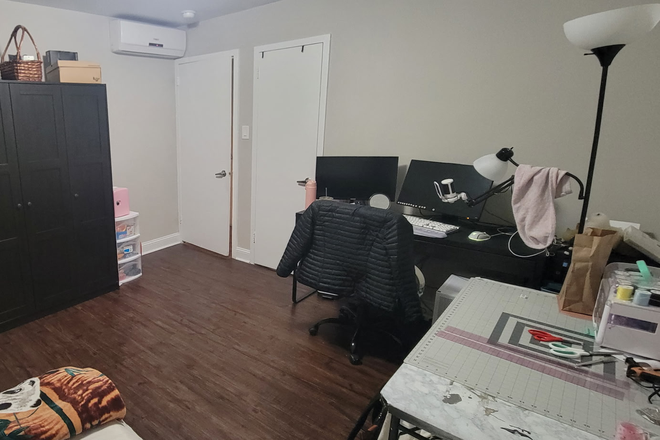 Bedroom (not furnished) - 10 mins close to campus walking