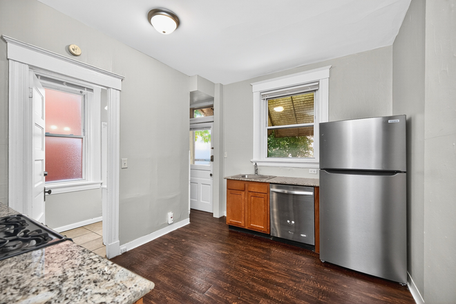 Interior- Kitchen - 2359 Stratford Ave House