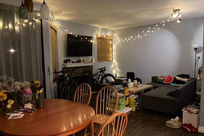 Dining/Living Room - Double Available in Condo (Near UTC)