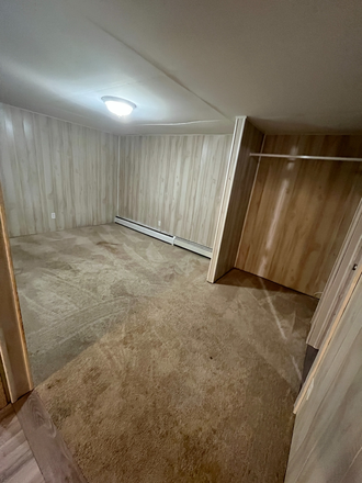 bedroom - 5 Bedroom house available for 2026 School year