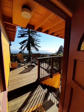 porch - House in the Berkeley Hills with a stunning view of the bay