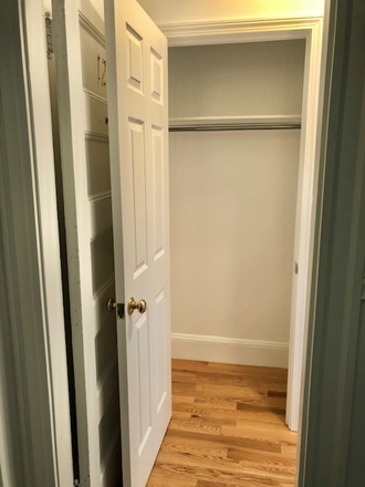 CLOSET - CHECK THIS OUT! UNFURNISHED BROOKLINE STUDIO AT 1077 BEACON STREET AVAILABLE SEPTEMBER 1, 2026 Apartments