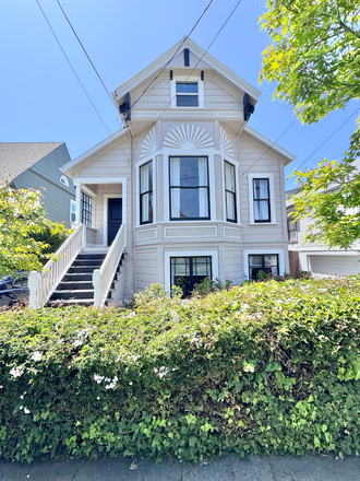 Outside - Berkeley Bowl Garden Studio
