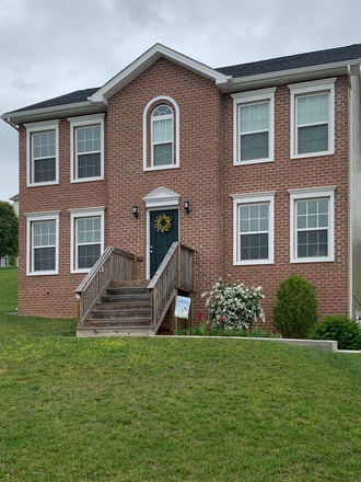  - 3 Bedroom 2.5 Bath 1 Car Garage House