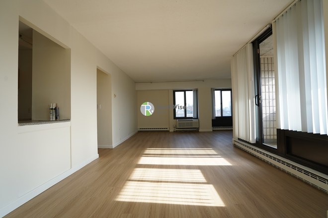 . - Move-In Now–Sept – Prime Central Square 1 Bed | Renovated Unit | No Fee Apartments