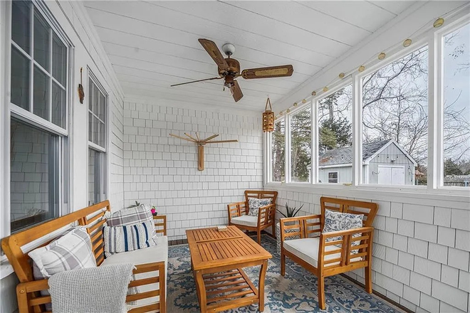 Three Season Room - Quiet 3BR, 2Bath North Kingstown Home, near Ryan Park and Wickford