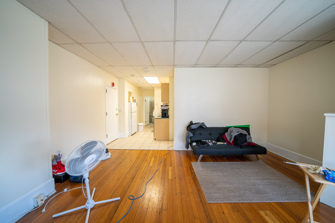 879 Beacon #32 - [9.1] 2 beds 1 bath on Beacon St [NO BROKER FEE] Apartments