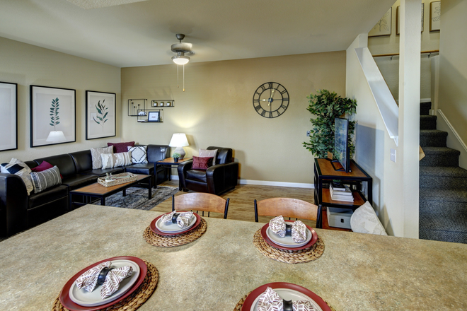 4x2.5, 4x4.5 Kitchen - Callaway Villas Apartments