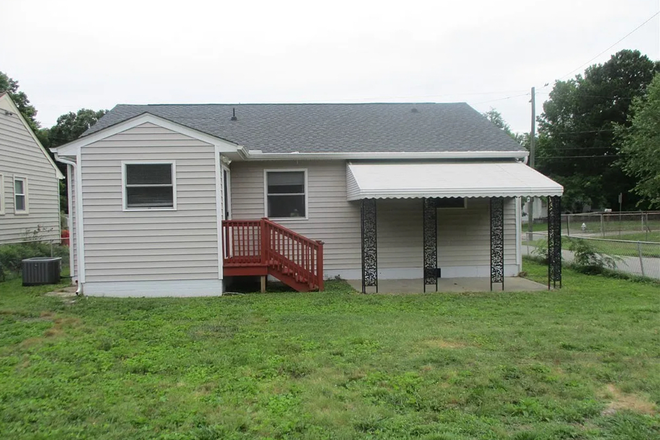 Backyard view of the house - Private fully furnished home available 5.7 miles from Monroe Park Campus