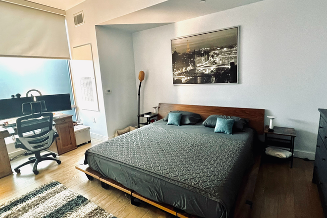 Bedroom 1 - Luxury Summer Sublet (with Pool & Gym): 2BR, 2.5 Bath Apt in Center City