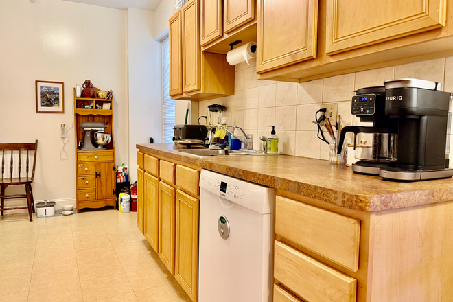 1 - BC Condo for Rent Grad Students Aug 1 move in no fee