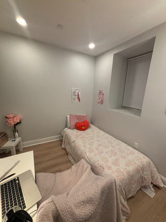 Bedroom for Sublet - Mission Hill Room Sublet for Fall 2025 Female-only Apartments