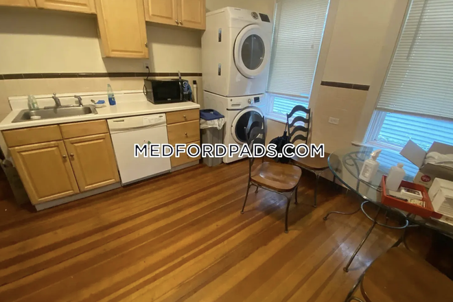 kitchen - SUMMER SUBLET 30 Adams street, close to carm, free laundry and parking, spacious Apartments
