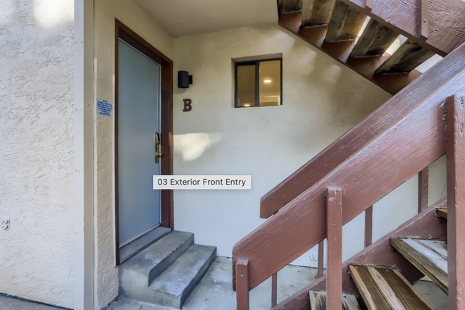 Entrance - Bedroom for Rent (2 roommates) - 1811-B Grove St