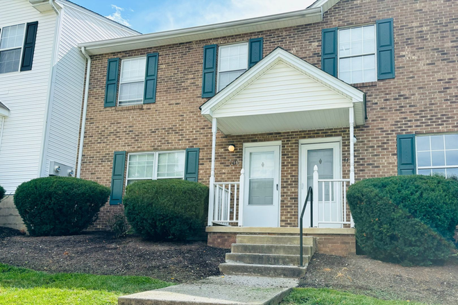  - 4 Bedroom 2.5 Bath Townhouse