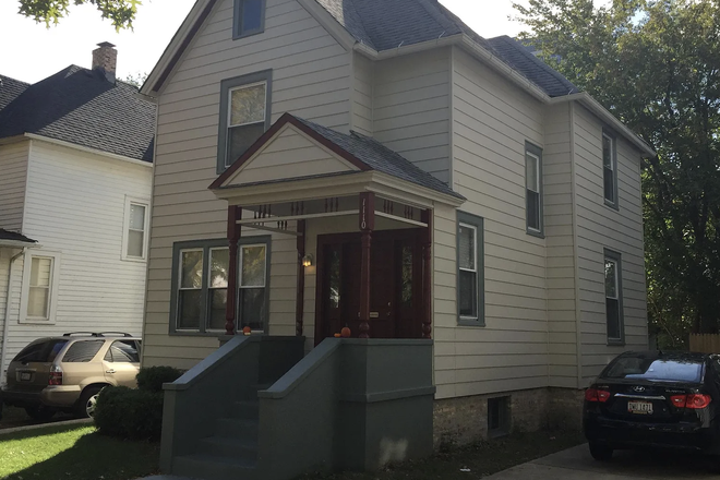 Outside View - *SUMMER-FALL 2026 SUBLET: 1110 GARNETT* House