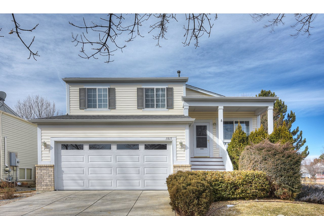 1 - AVAILABLE 6/5: 1811 Fountain Ct